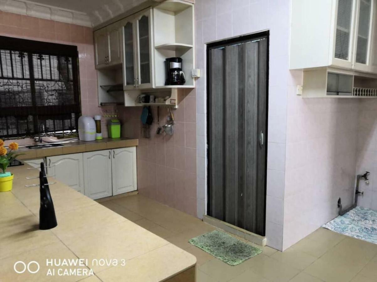 Ibu Home-To-Stay Pasir Gudang Buitenkant foto